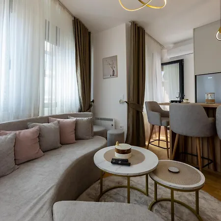 Balkan Square Gold Dorotea-centar