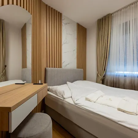 Apartment Balkan Square Gold Dorotea-centar