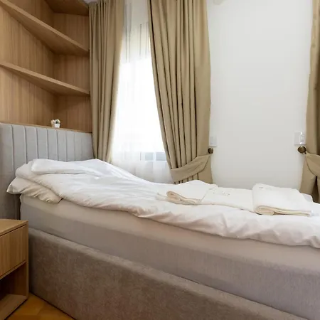 Balkan Square Gold Dorotea-centar *