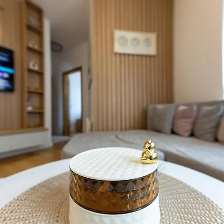 Balkan Square Gold Dorotea-centar * Zlatibor