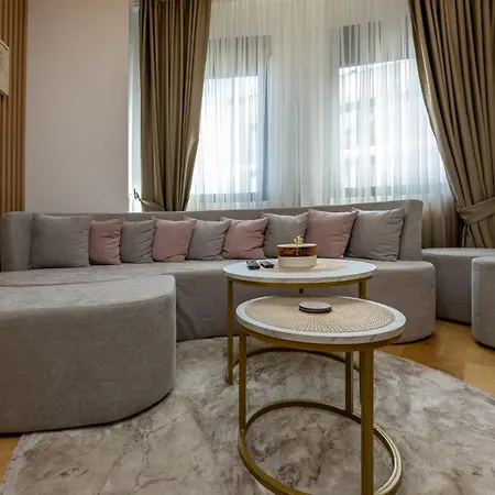 Balkan Square Gold Dorotea-centar Apartment *