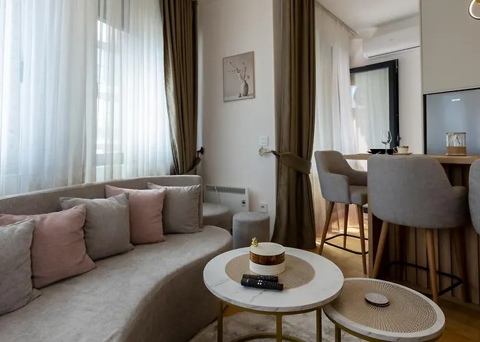 Balkan Square Gold Dorotea-centar