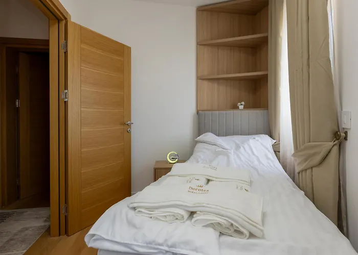 Balkan Square Gold Dorotea-centar