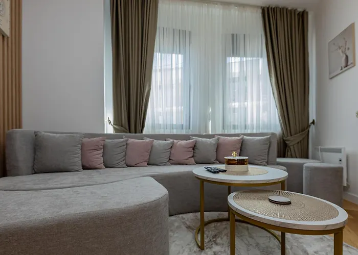 Balkan Square Gold Dorotea-centar Apartment