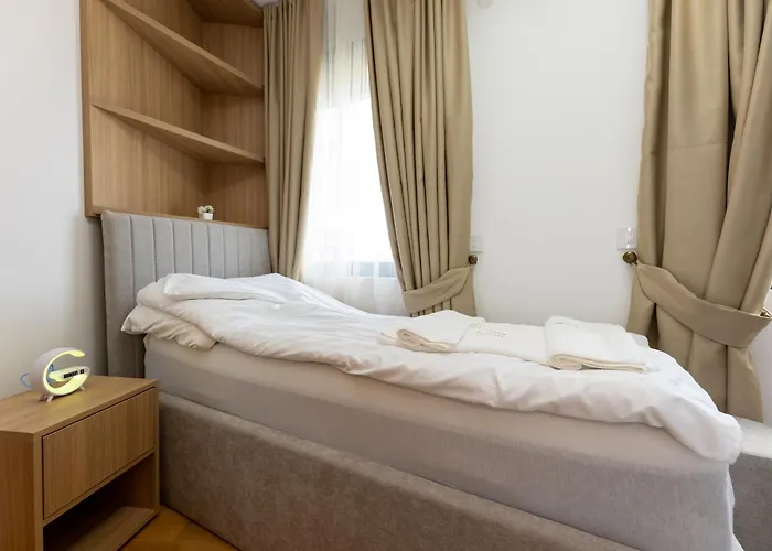 Balkan Square Gold Dorotea-centar *